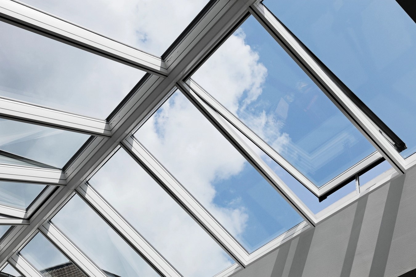 VELUX Modular Skylights: Ridgelight 25-40° - techscooop